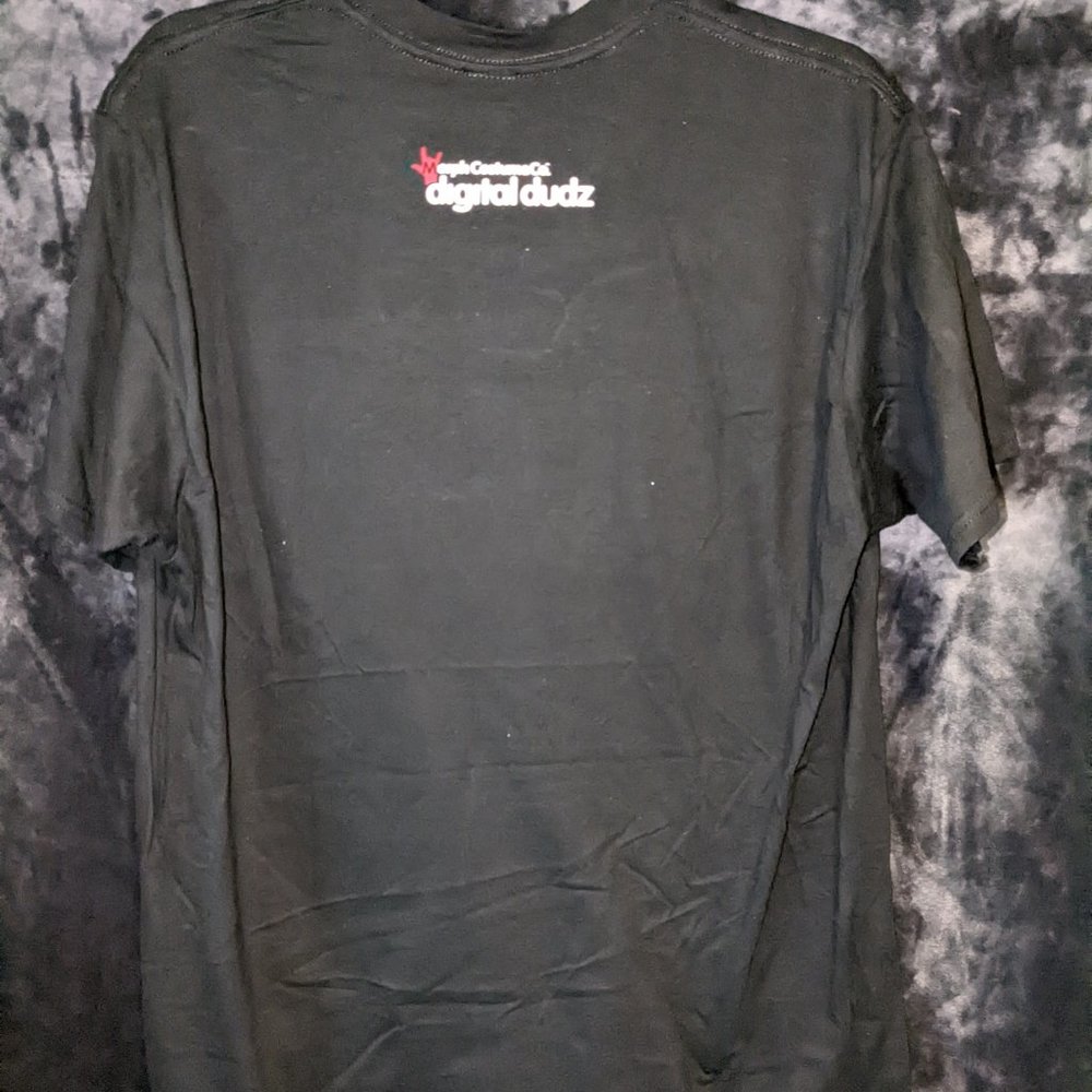Moving Eye T-shirt - Black - Creepy Doll - NWT - Picture 3 of 5